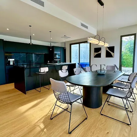 Giuliana - D'architecte Contemporaine Avec Piscine En Pierres De Bali Et Vue Villa Aregno