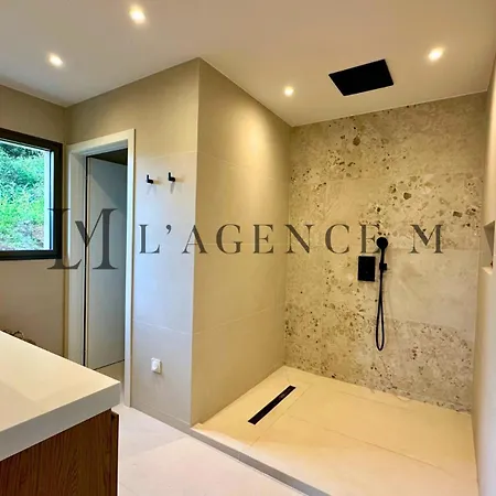 Giuliana - D'architecte Contemporaine Avec Piscine En Pierres De Bali Et Vue * Aregno