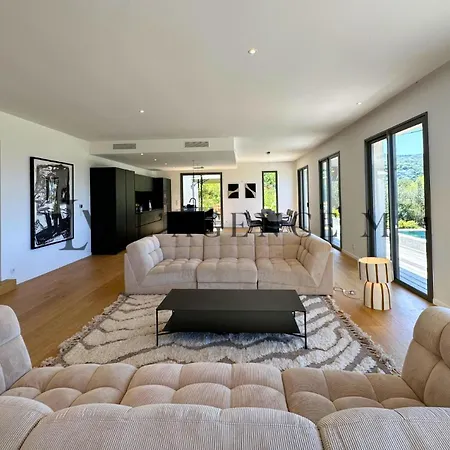 Villa Giuliana - D'architecte Contemporaine Avec Piscine En Pierres De Bali Et Vue *