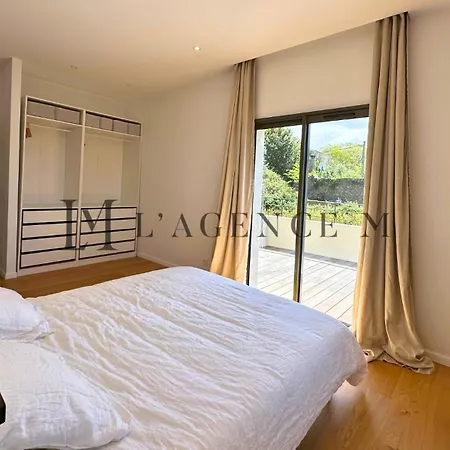 Giuliana Paisible & Spacieuse Βίλα *