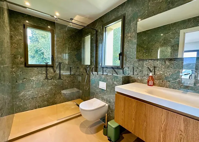 Giuliana D'architecte Avec Piscine Et Vue * Aregno