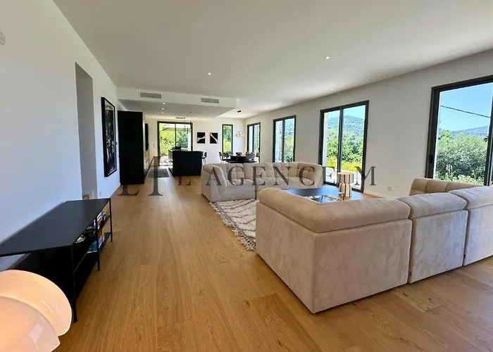 Giuliana D'architecte Avec Piscine Et Vue Villa Aregno