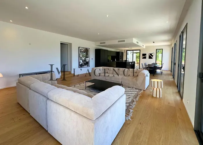 Giuliana D'architecte Avec Piscine Et Vue Villa