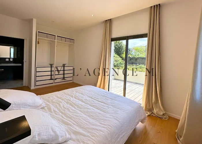 Giuliana D'architecte Avec Piscine Et Vue Villa *